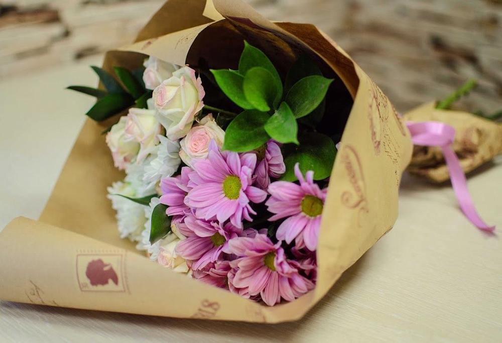 Букет цветов из: Розы и Хризантемы в Сонино