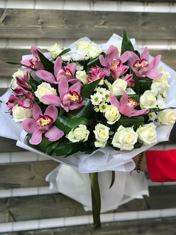 Букет цветов из: Розы и Хризантемы в Сонино