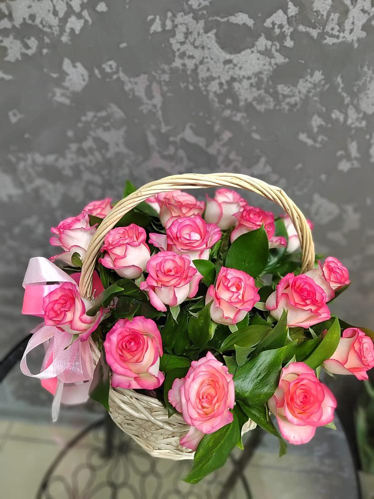 Цветочная композиция из Розы в корзине в Сонино