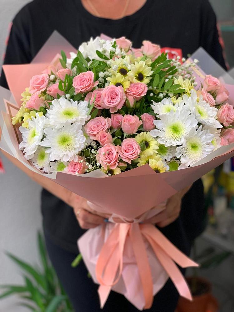 Букет цветов из: Розы и Хризантемы в Сонино