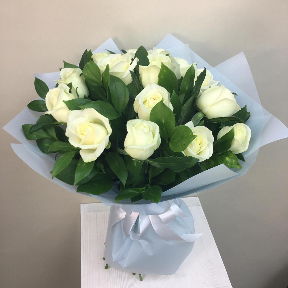 Букет 15 Белых роз Проуд в Сонино