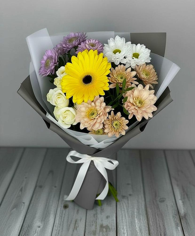 Букет цветов из: Розы, Герберы и Хризантемы в Сонино