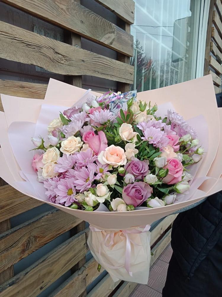 Букет цветов из: Розы и Хризантемы в Сонино