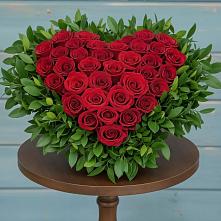 Цветочная композиция из Розы в виде сердца в Сонино