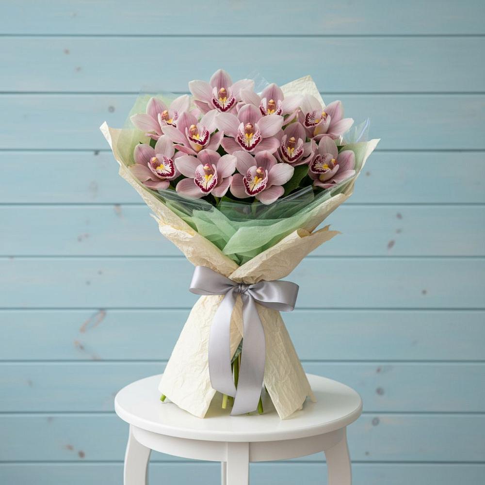 Букет цветов из: Орхидеи и Розы в Сонино