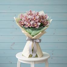 Букет цветов из:  Орхидеи и Розы в Сонино