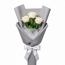 Букет 3 белые розы в Сонино