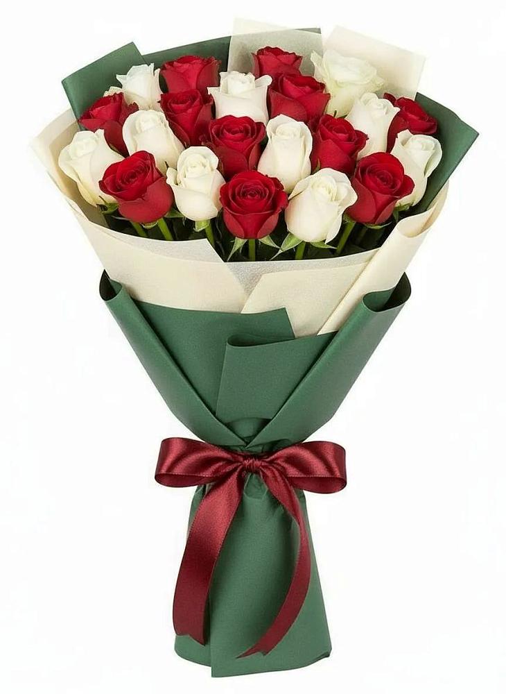 Букет Микс из красных и белых роз в Сонино