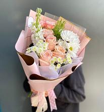 Букет цветов из:  Хризантемы и Розы в Сонино