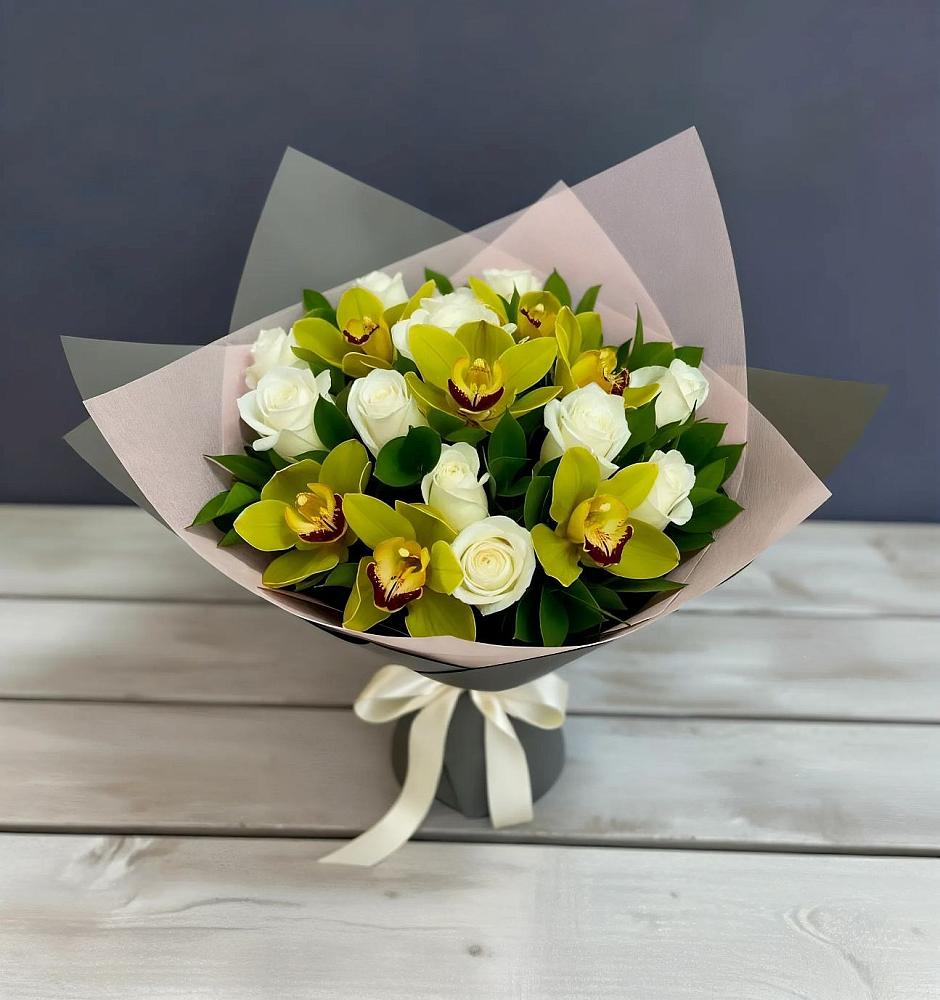 Букет цветов из: Орхидеи и Розы в Сонино