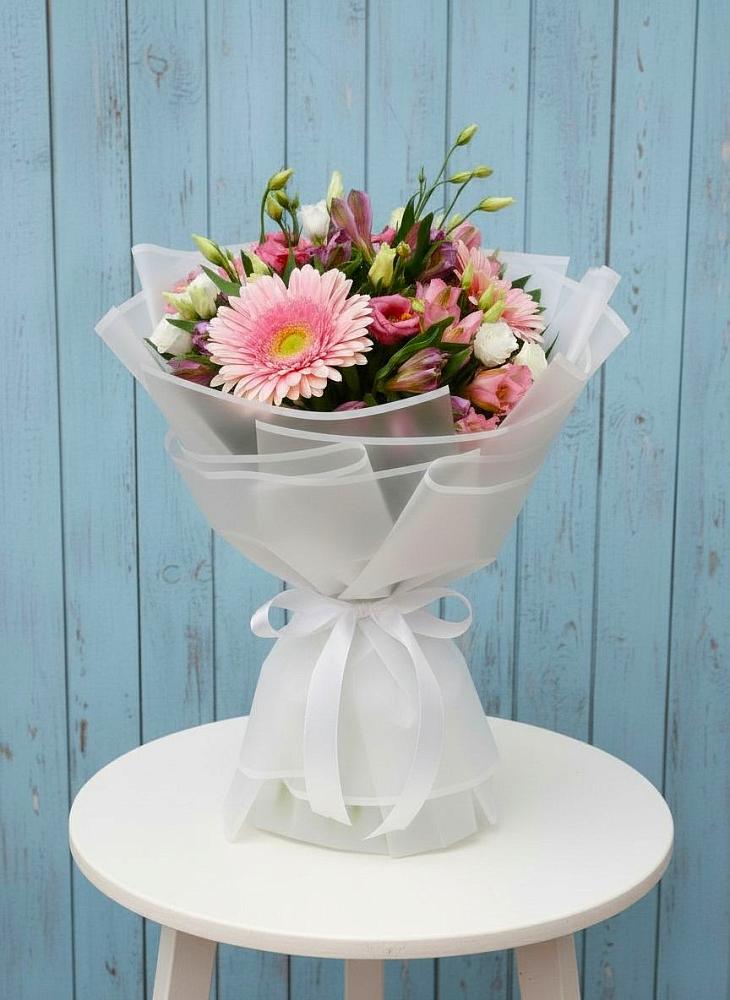 Букет цветов из: Герберы, Альстромерии и Лизиантусы в Сонино