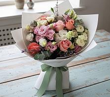 Букет цветов из:  Розы, Лизиантусы и Гвоздики в Сонино