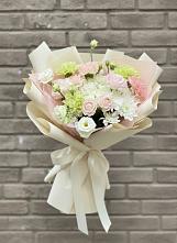 Букет цветов из:  Гвоздики, Розы, Лизиантусы и Хризантемы в Сонино