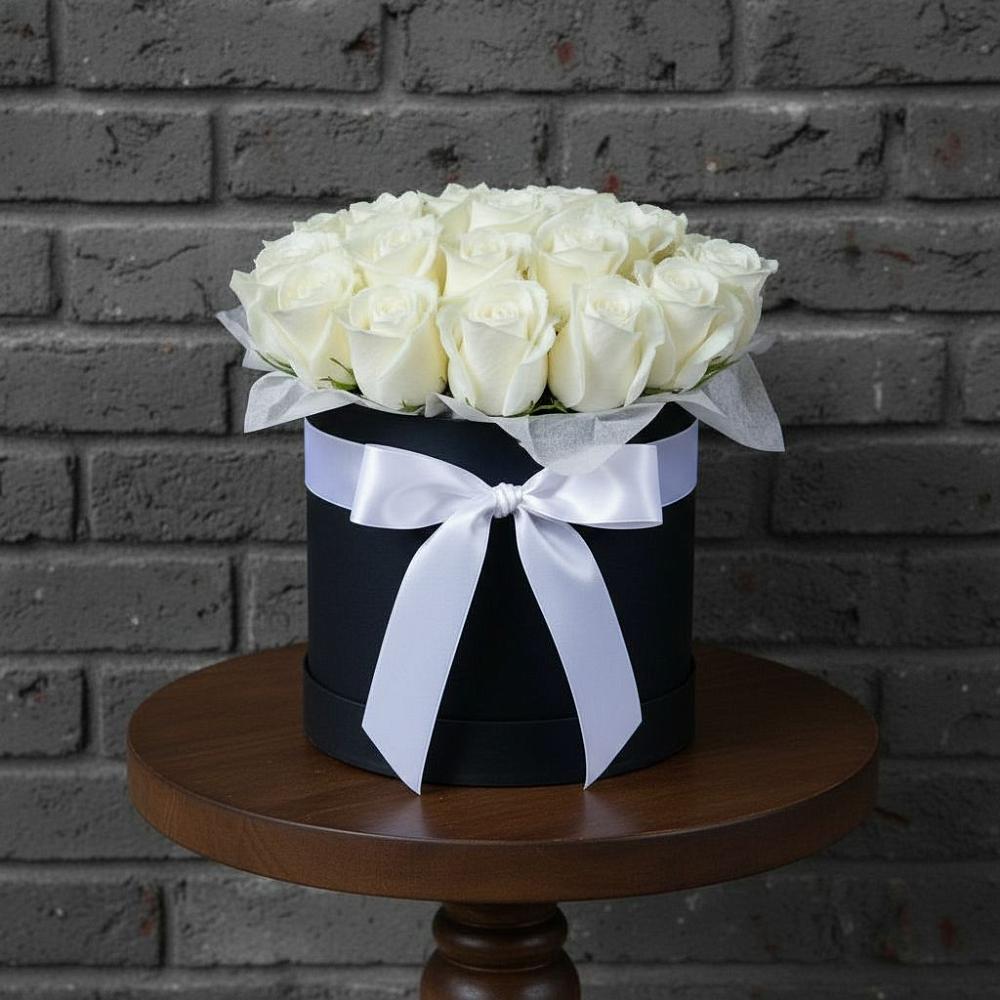 Цветочная композиция из Розы в шляпной коробке в Сонино