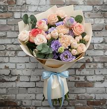 Букет цветов из:  Розы, Лизиантусы и Гвоздики в Сонино