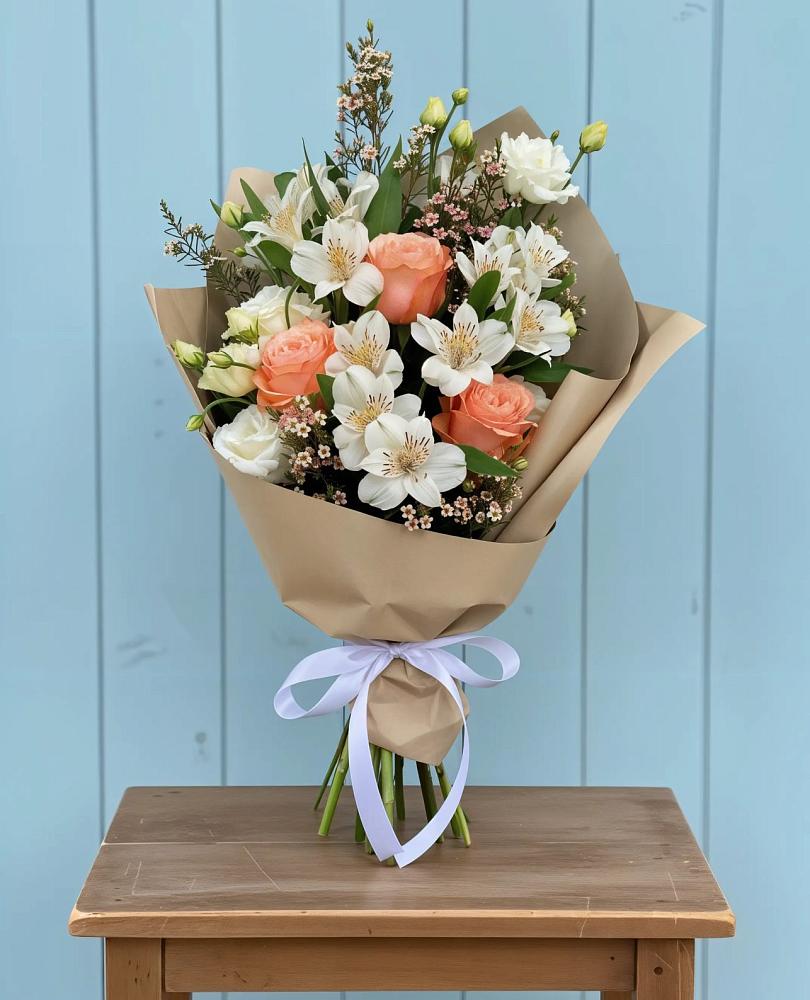 Букет цветов из: Альстромерии, Лизиантусы, Розы и Хризантемы в Сонино