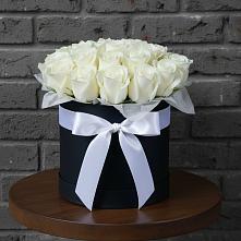 Цветочная композиция из Розы в шляпной коробке в Сонино